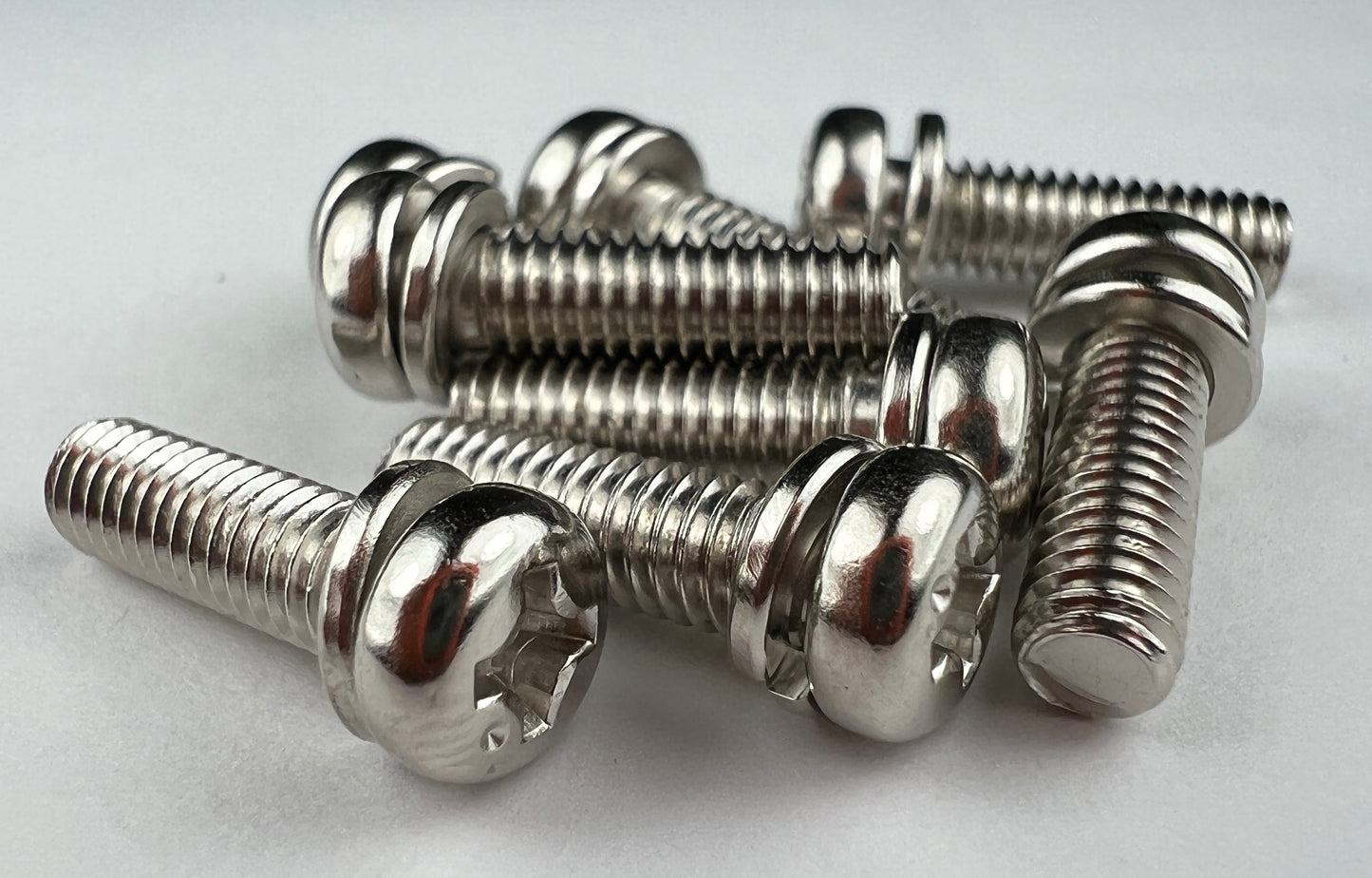 M4x14 JIS Pan Head Screw with Lock Washer